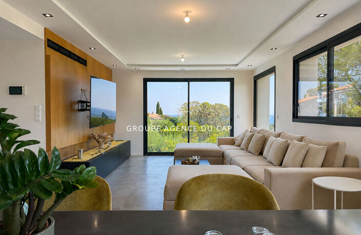 A VENDRE VILLA VUE MER ENVIRON 200 M2 ENTIEREMENT RENOVEE OFFRANT 5 CHAMBRES DONT 4 EN SUITE PISCINE GARAGE A SAINT AYGULF — photo 3