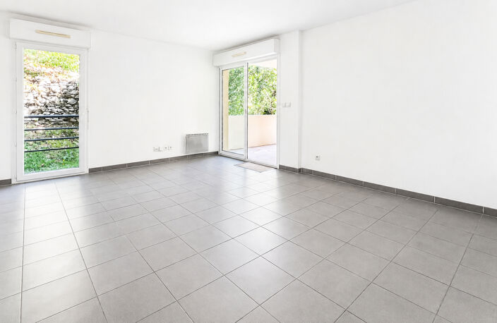 Bayonne -  Appartement récent avec terrasse et parking en sous-sol dans un cadre calme et arboré — photo 3