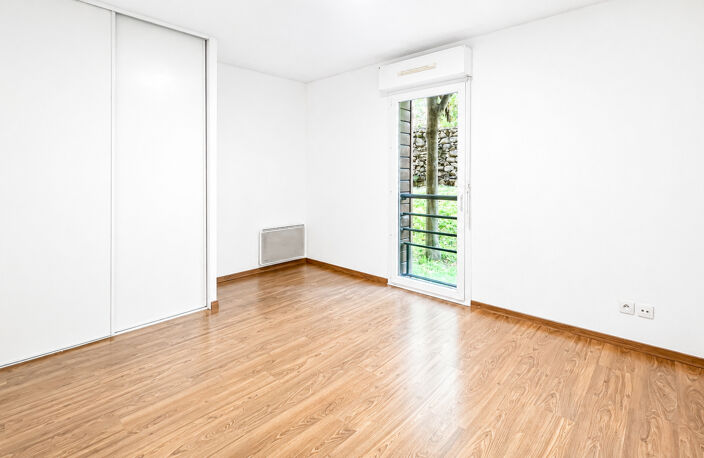 Bayonne -  Appartement récent avec terrasse et parking en sous-sol dans un cadre calme et arboré — photo 4