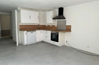 Appartement 3 pièces 827 €