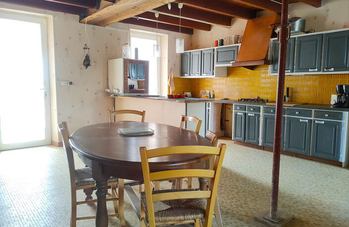 MAISON DE VILLE ANCIENNE  97m2 - GRAND GARAGE — photo 3