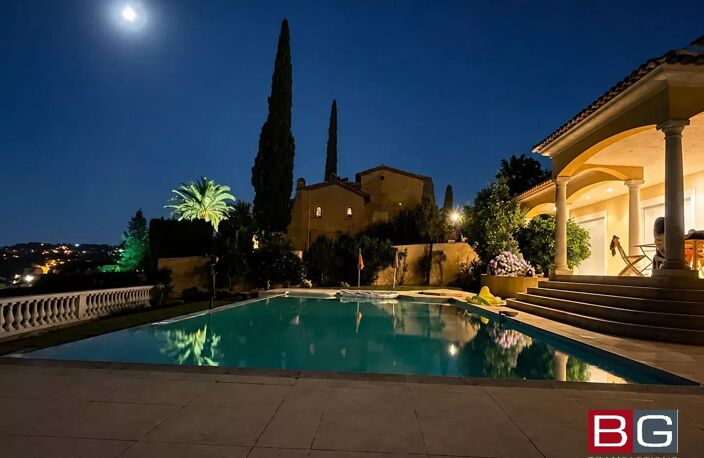 Vue panoramique sur le Cap d'Antibes – Élégante villa contempora — photo 4