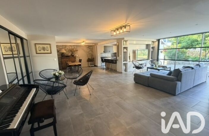Vente Maison/villa 9 pièces — photo 2