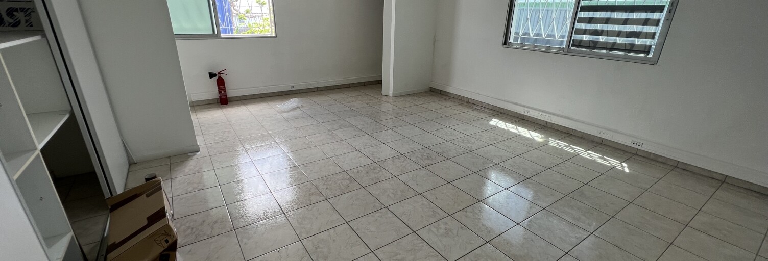 Commerce  45 m² à vendre à Baie-Mahault (97122)