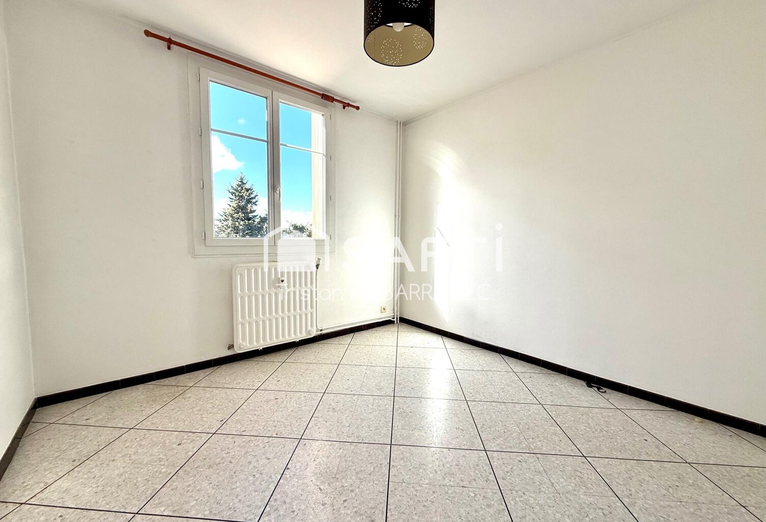 Appartement lumineux avec terrasse  Quartier agréable — photo 1