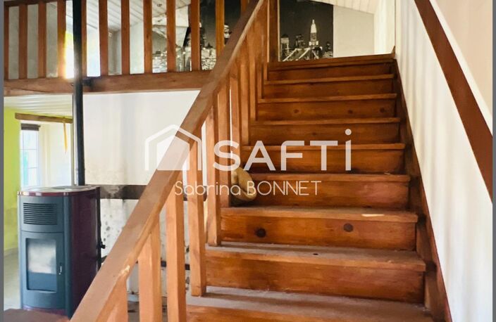 Maison en pierre à rénover, une dépendance de 200 m², un pigeonnier. — photo 4