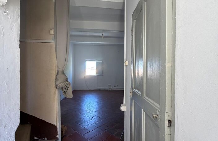 Maison en plein coeur du village Cabries à rénovée — photo 4