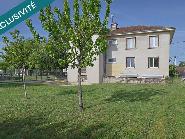 Appartement avec balcon - Saint Trivier de Courtes — photo 1