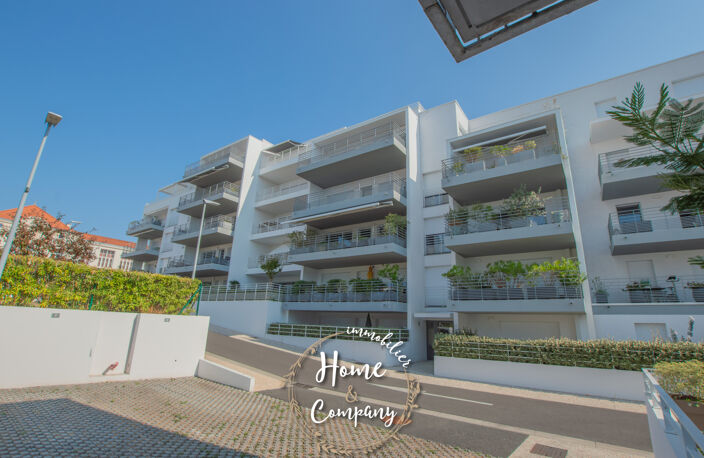 ROYAN CENTRE - APPARTEMENT AVEC TERRASSE AU CALME — photo 2