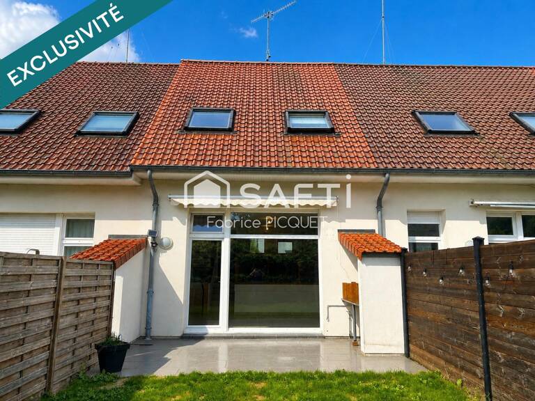 Maison de ville avec trois chambres, garage et jardin — photo 1