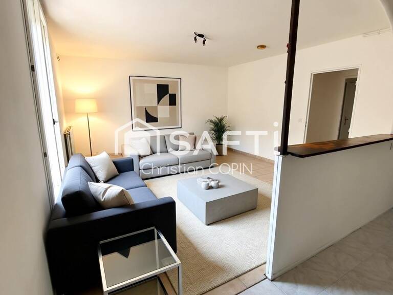 APPARTEMENT T3 RÉNOVÉ  64m2+PLACES PARKINGS+CAVE — photo 1