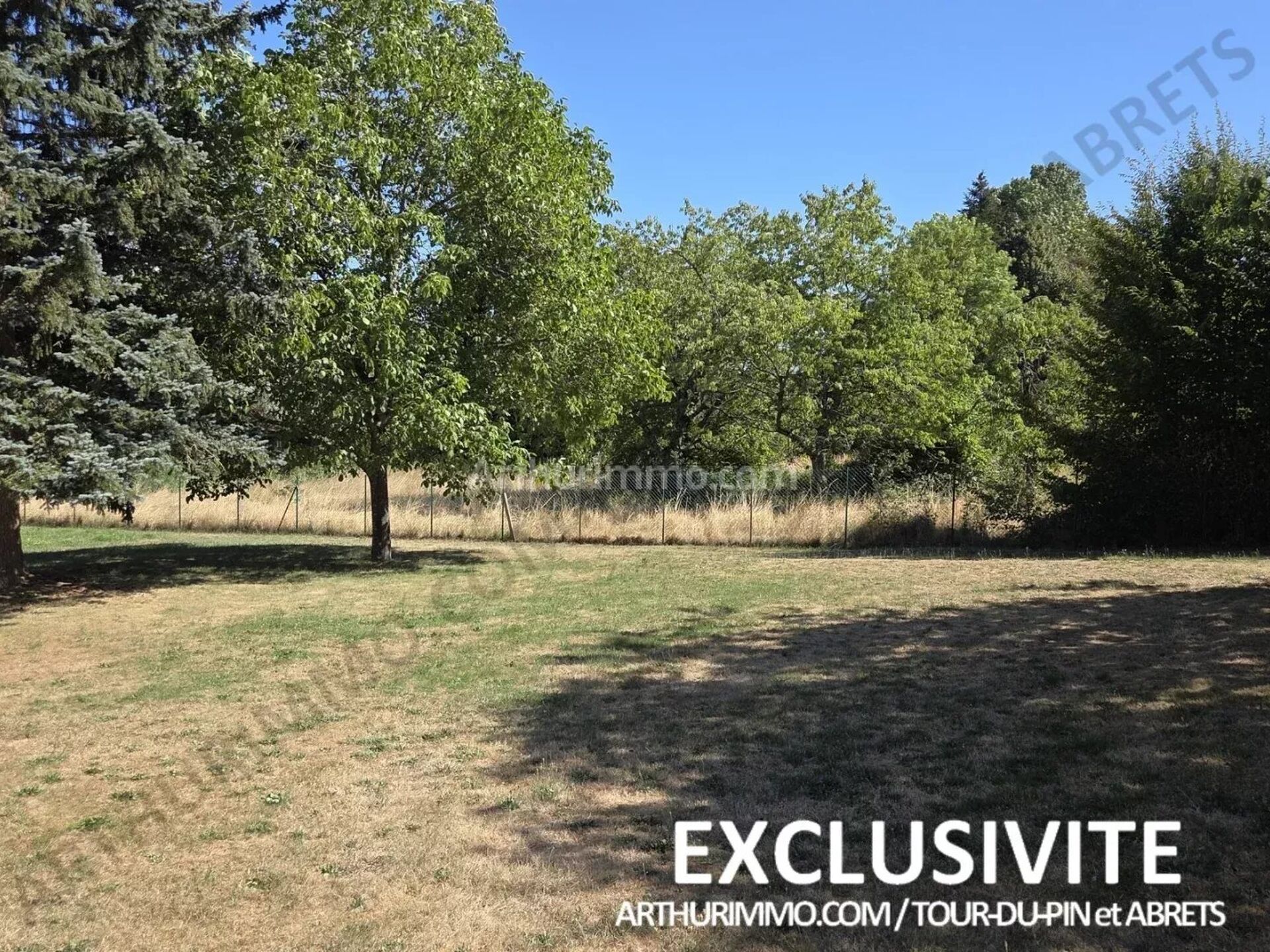 Terrain 1 pièce · à Villages du Lac de Paladru · 79 000 €