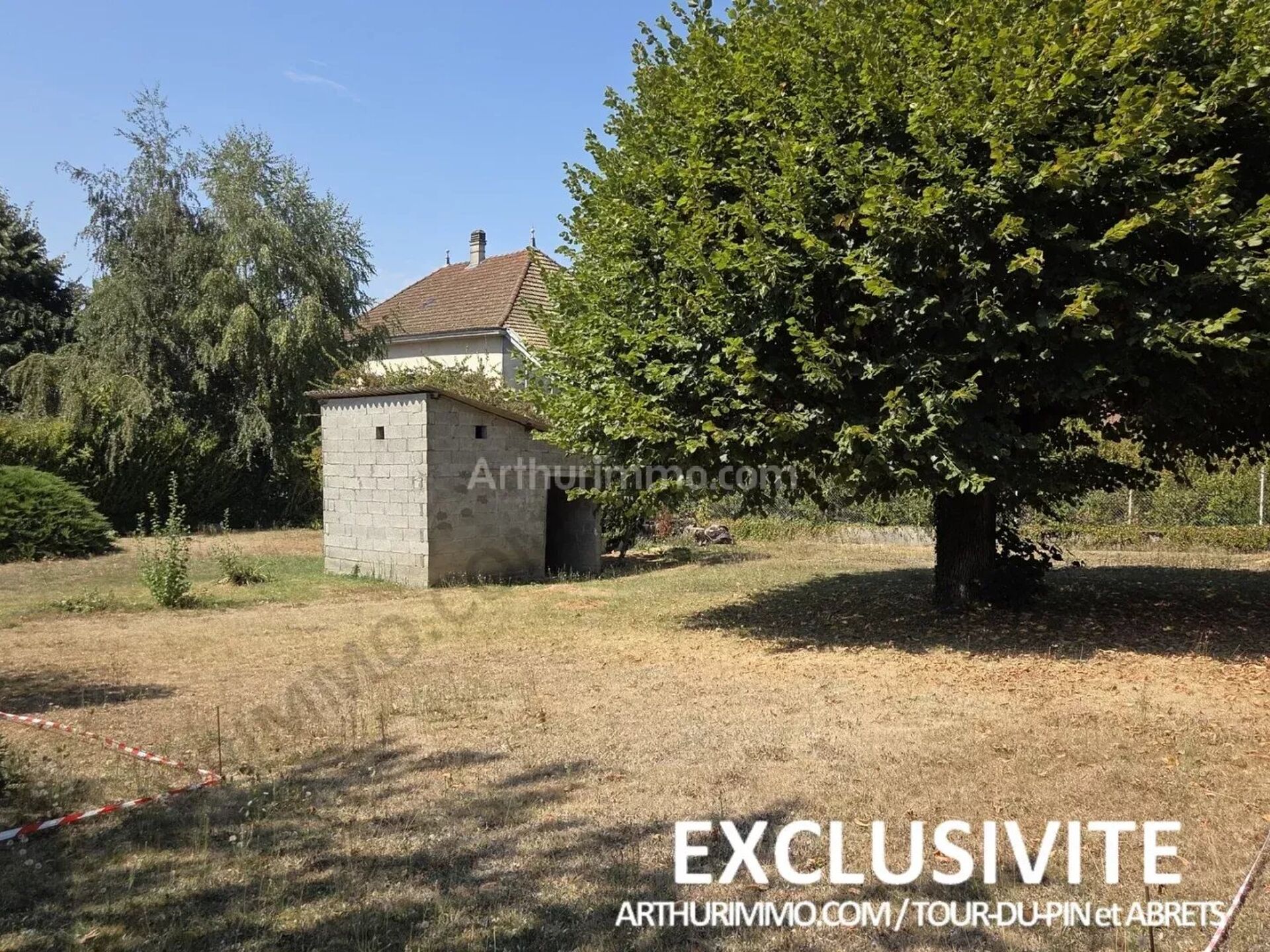 Terrain 1 pièce · à Saint-André-le-Gaz · 79 000 €