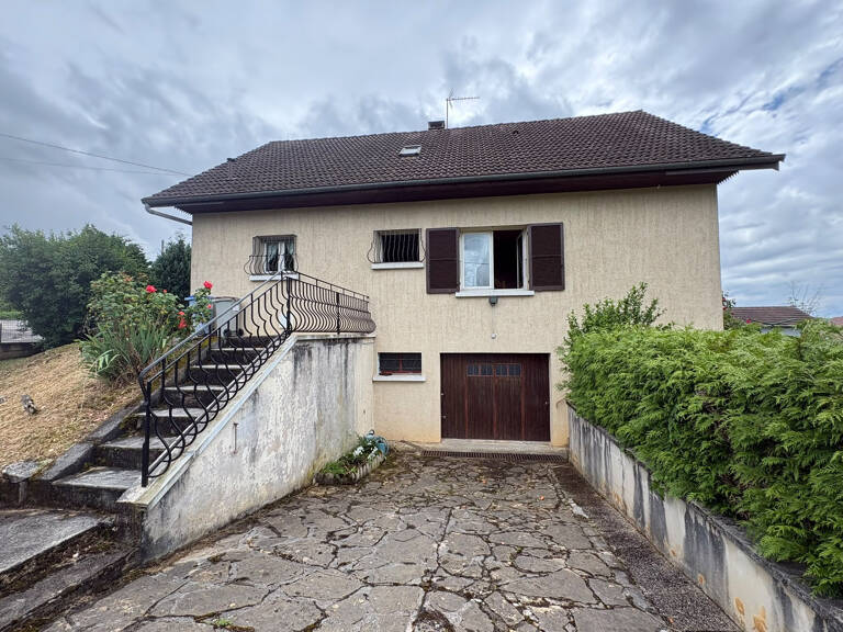 Maison familiale avec sous-sol complet et terrain clos — photo 1