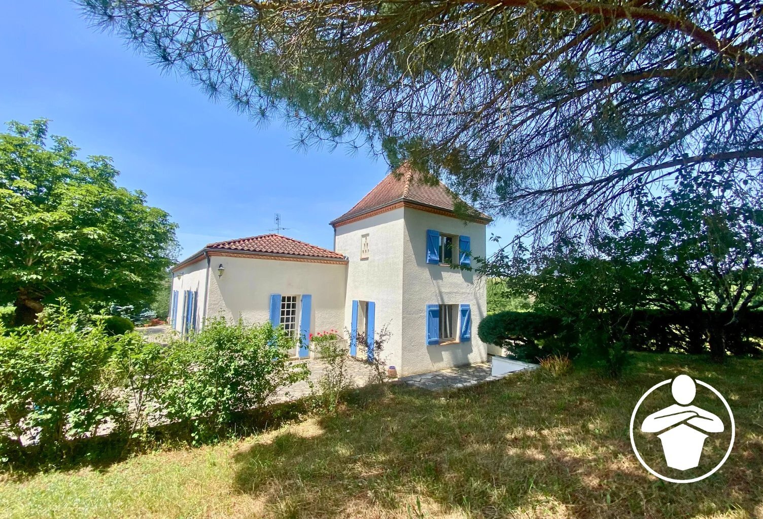 A VENDRE - Propriété de caractère avec pigeonnier et vue panoramique à VILLENEUVE-SUR-LOT — photo 1