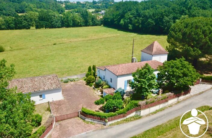 A VENDRE - Propriété de caractère avec pigeonnier et vue panoramique à VILLENEUVE-SUR-LOT — photo 2