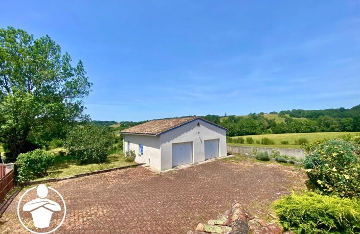 A VENDRE - Propriété de caractère avec pigeonnier et vue panoramique à VILLENEUVE-SUR-LOT — photo 4