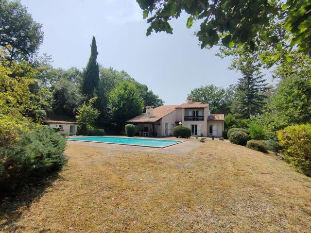 VILLA AVEC PISCINE — photo du bien