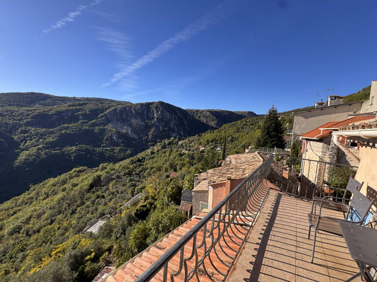 Bouyon : Maison de village avec terrasse exposée Sud — photo 1