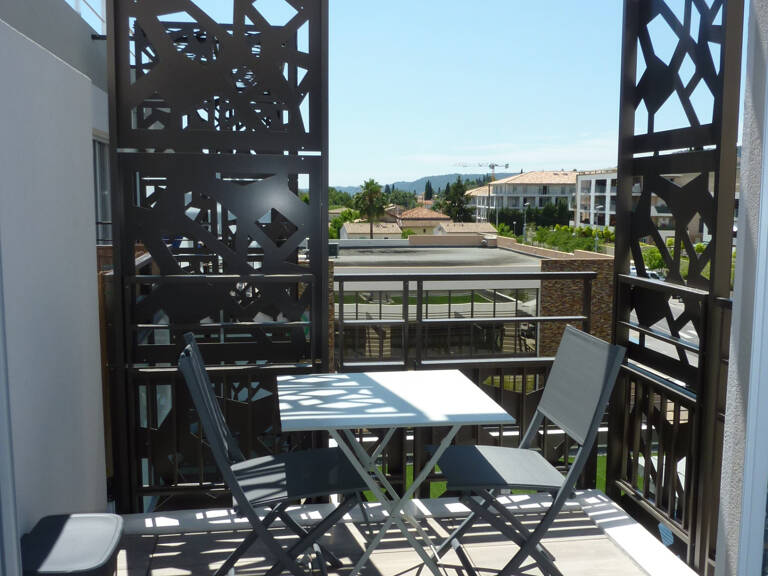 BEAU STUDIO PROCHE DE TOUTES COMMODITES AVEC PARKING EN SOUS — photo 1