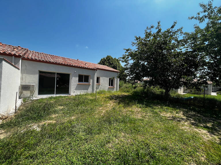 Villeneuve sur Lot, rive droite, dans un quartier résidentiel, maison NEUVE de PLAIN-PIED de 85,35 m²  avec grand séjour et cuisine équipée, 3 chambres, SDE et 2 WC, garage. Adaptée aux personnes à mobilité réduite. — photo 1