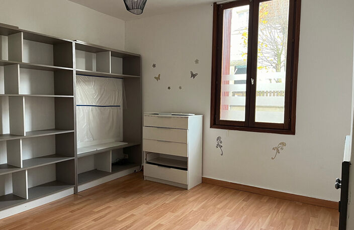 MAISON EN VILLE - QUARTIER COMMISSARIAT — photo 2