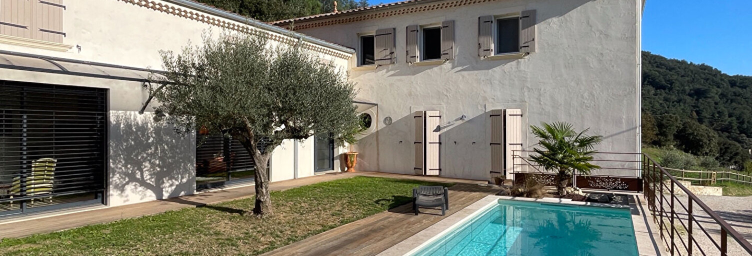 Maison 6 Pièces 200 m² à vendre à Saint-Fortunat-sur-Eyrieux (07360)