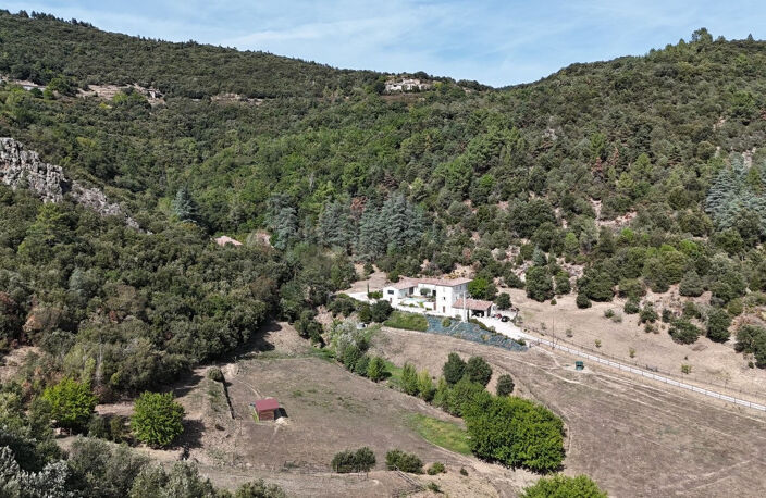 Ardèche : Vallée de l'Eyrieux Demeure de prestige  6 pièce(s) 200 m2 sur 10 hectares. — photo 3