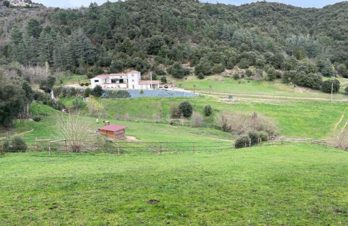 Ardèche : Vallée de l'Eyrieux Demeure de prestige  6 pièce(s) 200 m2 sur 10 hectares. — photo 4