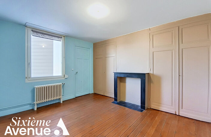 Immeuble avec local commercial et appartement 4 chambres — photo 3