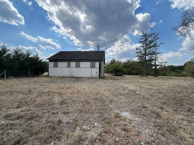 Local / Entrepôt avec grand terrain Brinon-sur-Sauldre — photo 1