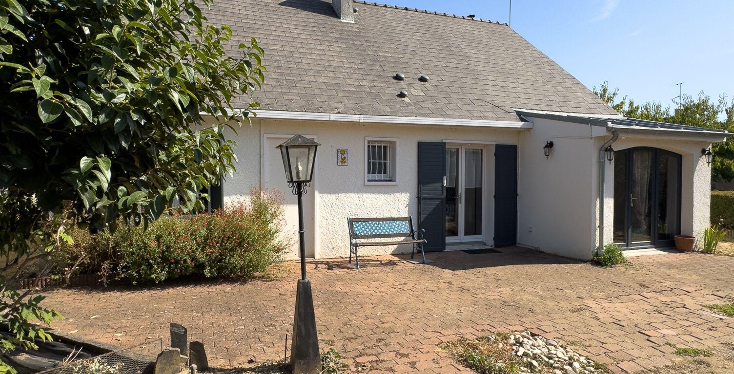 Maison - 105m² - Saint Mathurin Sur Loire — photo 1