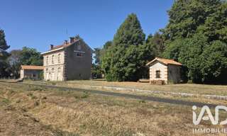 Immeuble  366 m² à vendre à Orignolles (17210)
