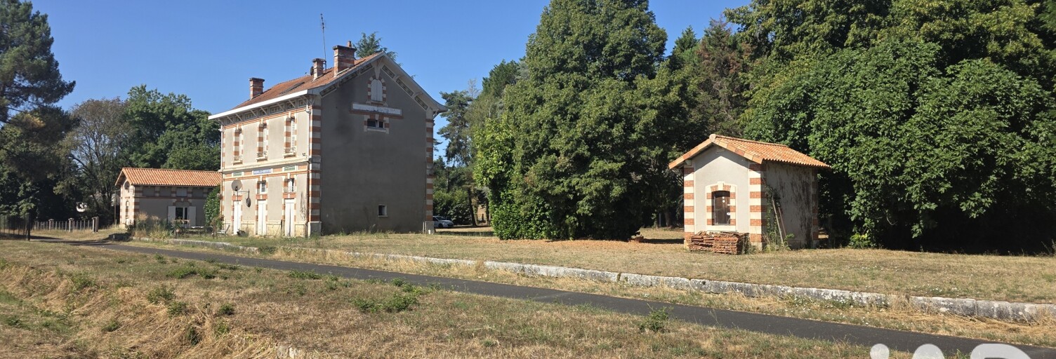 Immeuble  366 m² à vendre à Orignolles (17210)