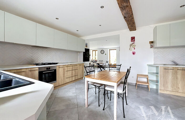 Morancé (69480)   Maison en pierre entièrement rénovée avec — photo 3