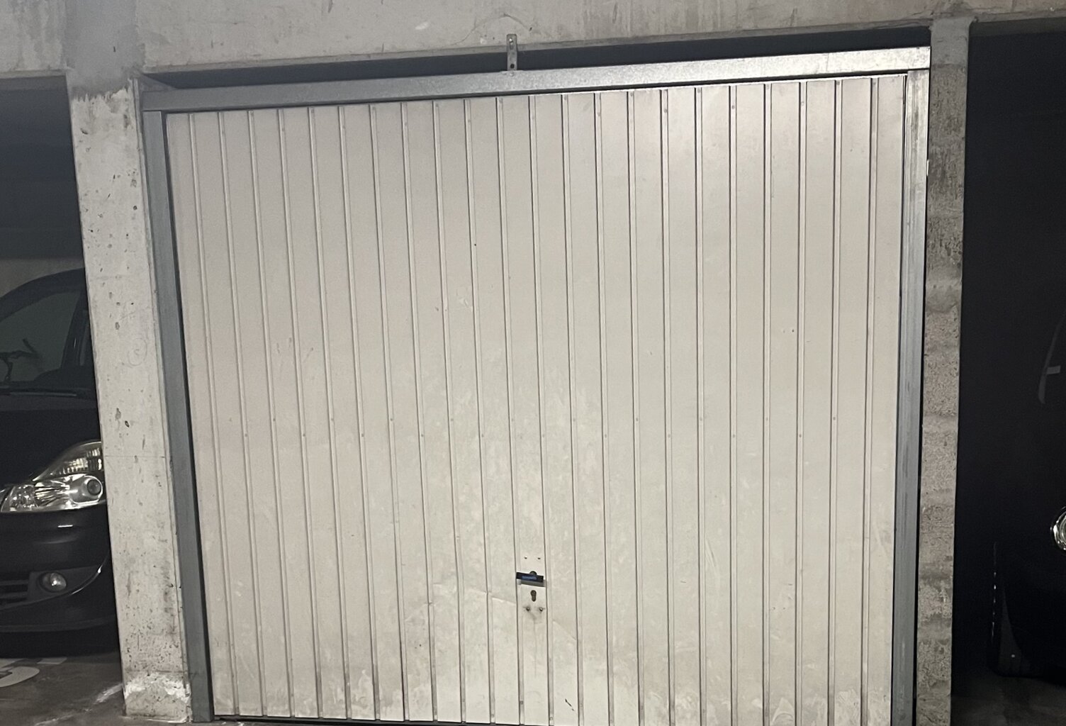 Vente Garage 12 m&sup2; — photo 1