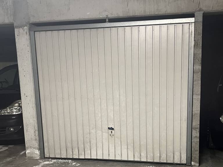 Vente Garage 12 m&sup2; — photo 1