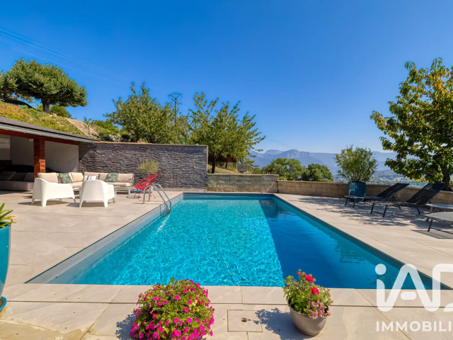 Vente Maison/villa 9 pièces — photo du bien