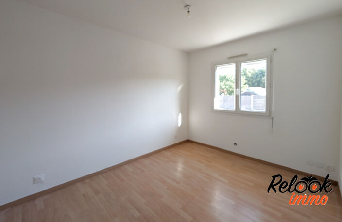 Maison de plain-pied 97m2 + garage -Salles — photo 4