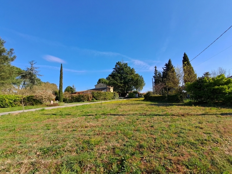 Terrain de 760 m2 à Lablachère — photo 1
