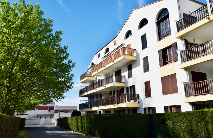 VAUX PONTAILLAC APPARTEMENT GARAGE PARKING AU PRIX DE 328 60 — photo 3