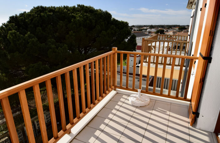 VAUX PONTAILLAC APPARTEMENT GARAGE PARKING AU PRIX DE 328 60 — photo 4