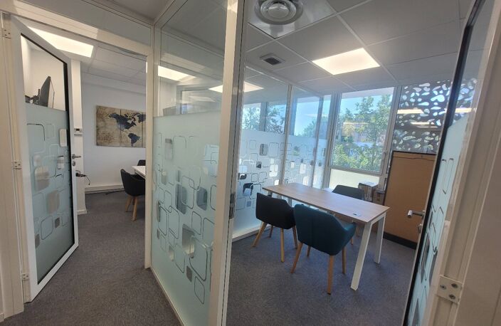 Bureau — photo 2