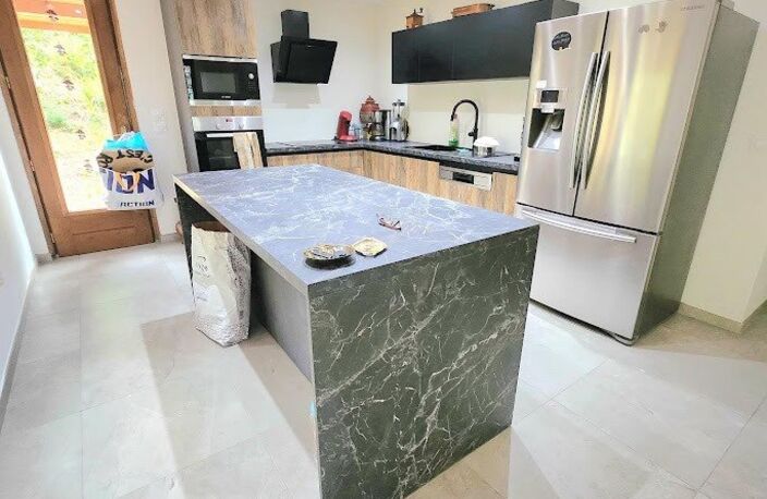 GROS POTENTIEL POUR CETTE MAISON SUR UN TERRAIN CONSTRUCTIBLE — photo 3