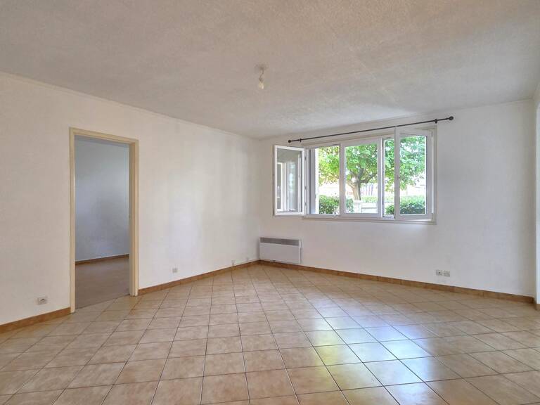 T2 lumineux avec cave et parking au cœur de Limay — photo 1