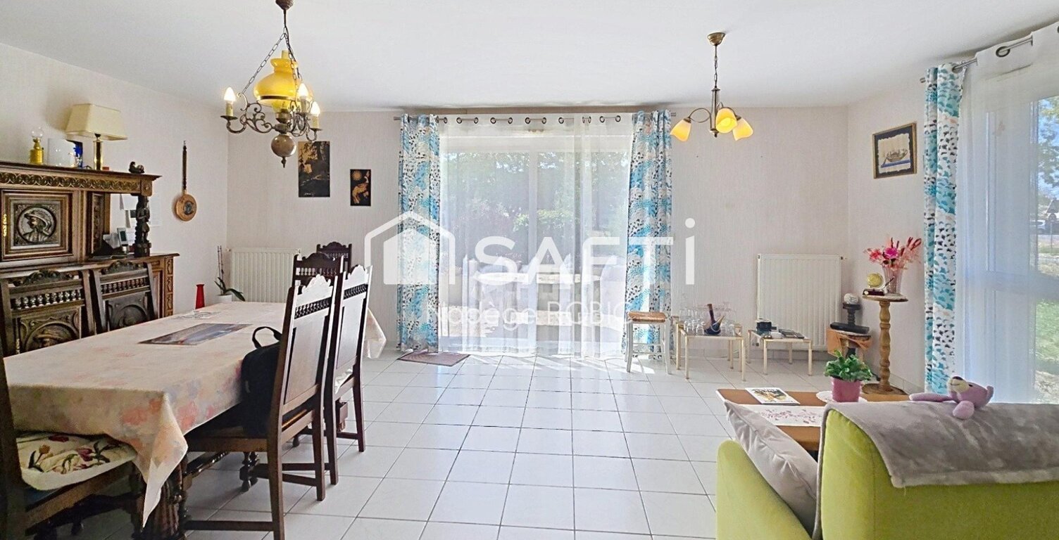 Maison, 3 Chambres, Seiches sur Le Loir — photo 1