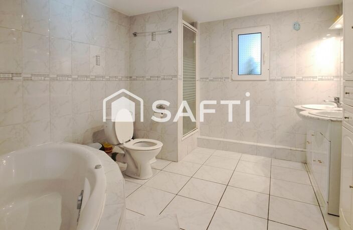MULHOUSE  MAISON FAMILIALE AUX VOLUMES GÉNÉREUX !  169 m² habitables  4 chambres  Double garage  3 stationnements  Terrain 194 m² — photo 5