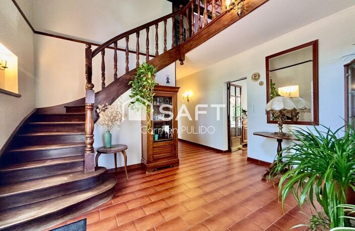 Maison de charme : 7 chambres, garage, jardin et piscine dans un environnement paisible à proximité des comoditées. — photo 4