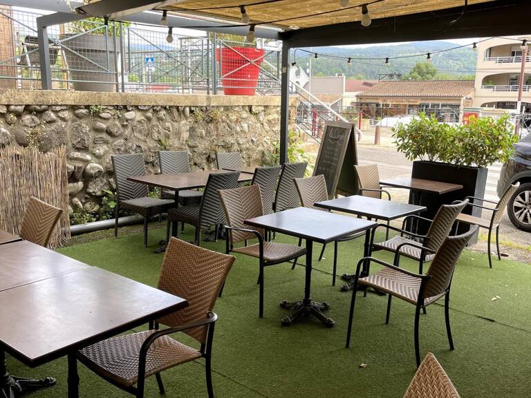 Restaurant axe routier avec terrasse, parking — photo 1