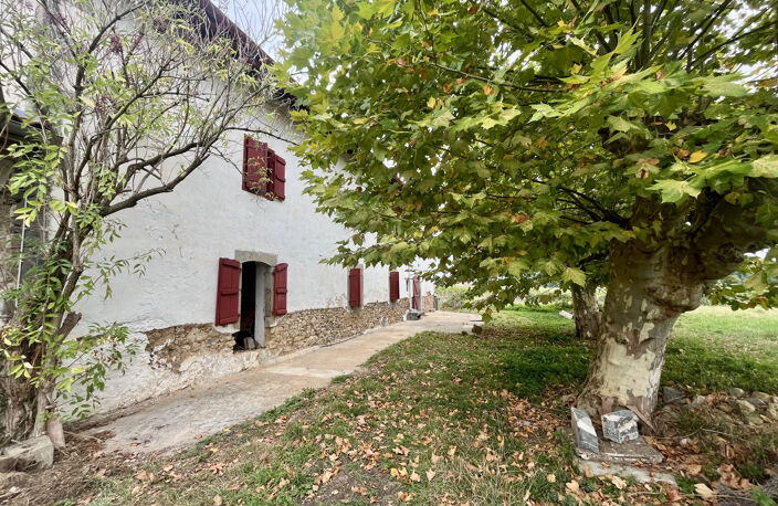 Corps de ferme bas navarrais du 19ième sur terrain de 4937 m2 — photo 2